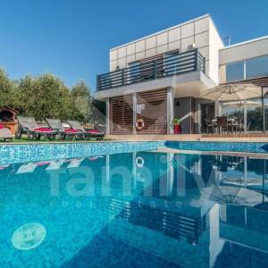 MODERNA VILA NA TOP LOKACIJI SA POGLEDOM NA BRIJUNSKO OTOČJE