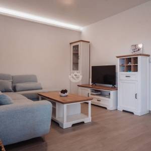 MODERNO UREĐEN APARTMAN S 2 SPAVAĆE SOBE, 400 M OD MORA, VIR - ZADAR