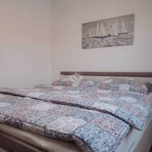 MODERNO UREĐEN APARTMAN S 2 SPAVAĆE SOBE, 400 M OD MORA, VIR - ZADAR