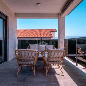 MODERNO UREĐEN APARTMAN S 2 SPAVAĆE SOBE, 400 M OD MORA, VIR - ZADAR