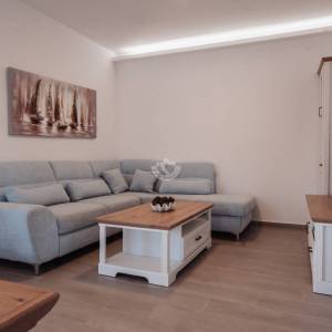 MODERNO UREĐEN APARTMAN S 2 SPAVAĆE SOBE, 400 M OD MORA, VIR - ZADAR