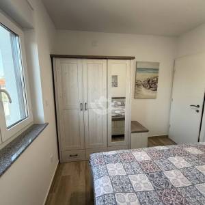 MODERNO UREĐEN APARTMAN S 2 SPAVAĆE SOBE, 400 M OD MORA, VIR - ZADAR
