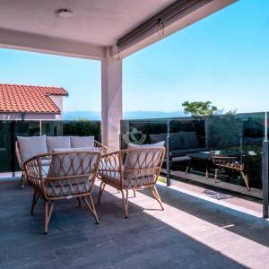 MODERNO UREĐEN APARTMAN S 2 SPAVAĆE SOBE, 400 M OD MORA, VIR - ZADAR