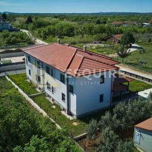 MURVICA - Dvojna kuća, 5 soba, garaža - 241m2