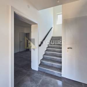 MURVICA - Dvojna kuća, 5 soba, garaža - 241m2