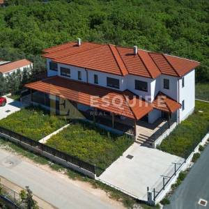MURVICA - Dvojna kuća, 5 soba, garaža - 241m2