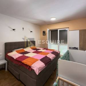 MURVICA - Trosobna prizemnica s velikom okućnicom i bazenom - 235m2