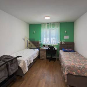MURVICA - Trosobna prizemnica s velikom okućnicom i bazenom - 235m2