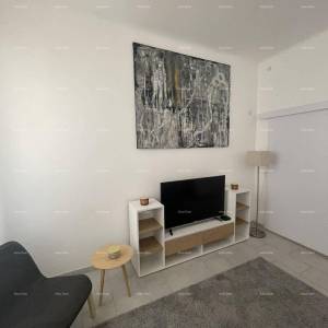 Namješten stan 45 m2 u prizemlju u centru Pule