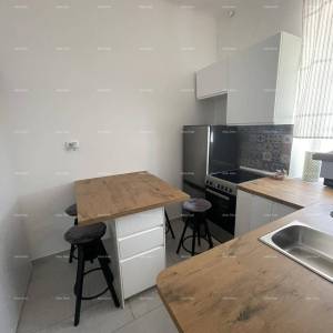 Namješten stan 45 m2 u prizemlju u centru Pule
