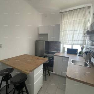 Namješten stan 45 m2 u prizemlju u centru Pule