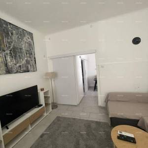 Namješten stan 45 m2 u prizemlju u centru Pule