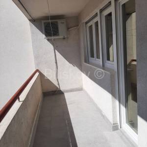 Nenamješten stan najam Kocunar Split