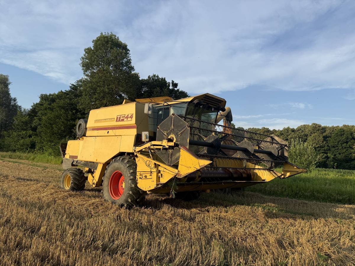 New holland TF44