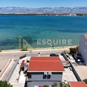 NIN - Apartmanska kuća 1. red do mora - 240m2