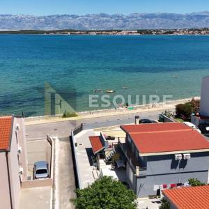 NIN - Apartmanska kuća 1. red do mora - 240m2