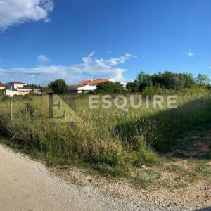 NIN - Atraktivno građevinsko zemljište - 2400m2