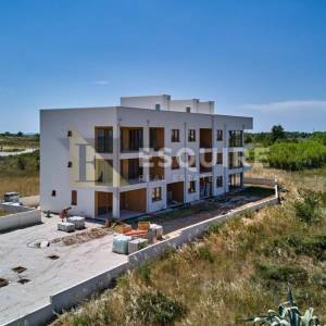 NIN - Dvosoban penthouse S8 u luksuznoj novogradnji 1. kat - 85m2