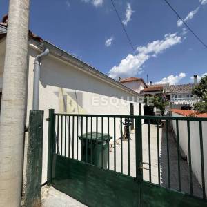 Nin-Grbe, kuća s garažom i dvorištem u  spoj tradicije, prostora i mirnog mediteranskog života!