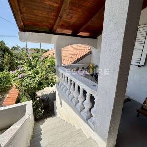 Nin-Grbe, kuća s garažom i dvorištem u  spoj tradicije, prostora i mirnog mediteranskog života!