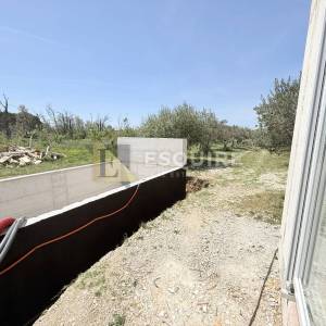 NIN - moderna duplex kuća s bazenom samo 60 m od mora!!!