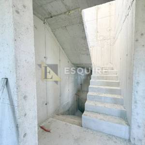 NIN - moderna duplex kuća s bazenom samo 60 m od mora!!!