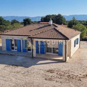 NIN - NINSKI STANOVI Kamena prizemnica uz more - 107m2
