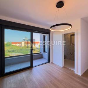 NIN - ZATON - moderna duplex vila s bazenom!!