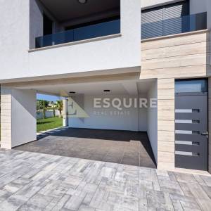 NIN - ZATON - moderna duplex vila s bazenom!!
