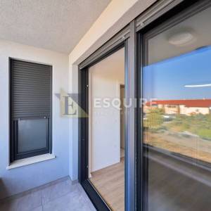 NIN - ZATON - moderna duplex vila s bazenom!!