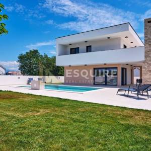 NIN - ŽERAVA - Moderna trosobna vila s bazenom - 188m2