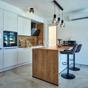 NIN - ŽERAVA - Moderna trosobna vila s bazenom - 188m2