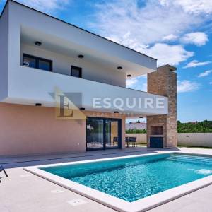 NIN - ŽERAVA - Moderna trosobna vila s bazenom - 188m2