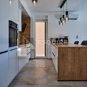 NIN - ŽERAVA - Moderna trosobna vila s bazenom - 188m2