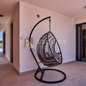 NIN - ŽERAVA - Moderna trosobna vila s bazenom - 188m2