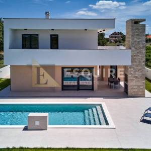 NIN - ŽERAVA - Moderna trosobna vila s bazenom - 188m2