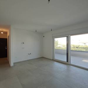 NOVALJA - Dvosobni apartman s dvije terase i pogledom na more