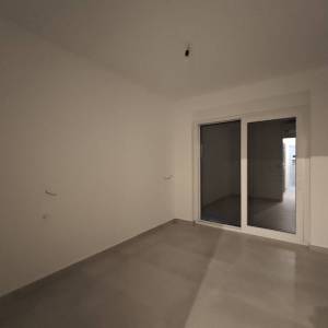 NOVALJA - Dvosobni apartman s dvije terase i pogledom na more