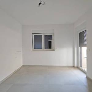 NOVALJA - Dvosobni apartman 60 m² s pogledom na more