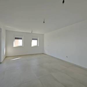 NOVALJA - Dvosobni apartman 60 m² s pogledom na more