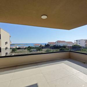 NOVALJA, PAG - Apartman na prvom katu, 400 m od mora