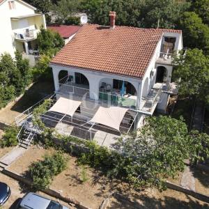 Novi Vinodolski kuća na bribirskoj obali