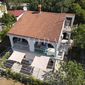Novi Vinodolski kuća na bribirskoj obali