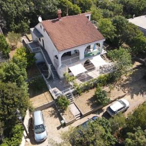 Novi Vinodolski kuća na bribirskoj obali