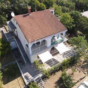Novi Vinodolski kuća na bribirskoj obali