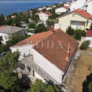 Novi Vinodolski kuća na bribirskoj obali