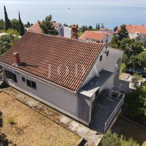 Novi Vinodolski kuća na bribirskoj obali