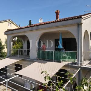 Novi Vinodolski kuća na bribirskoj obali