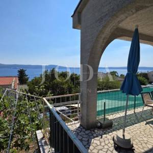 Novi Vinodolski kuća na bribirskoj obali