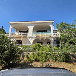 Novi Vinodolski kuća na bribirskoj obali